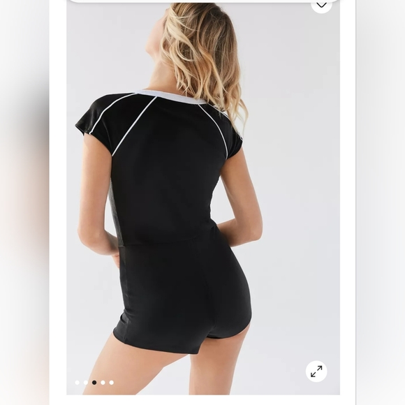 Out from Under Rockie Velour Zip front romper XS - Picture 2 of 14